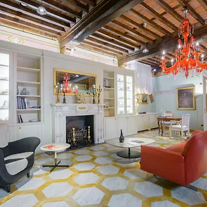 N.15 Santori Luxury Hotel